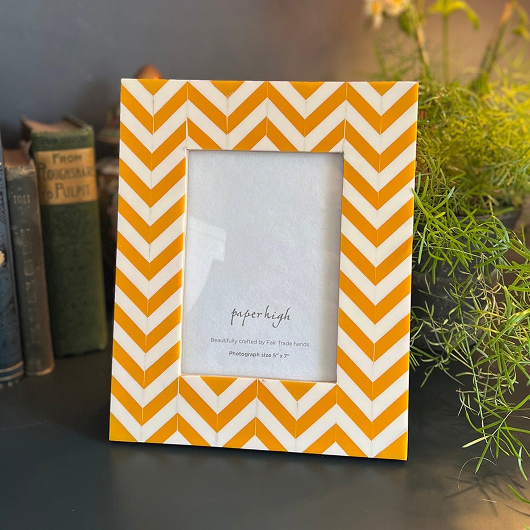 Asin Yellow Chevron Photo Frame - 5" x 7" - Green Tulip