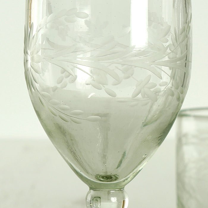 Chunky Recycled Wine Glass - Engraved - Green Tulip
