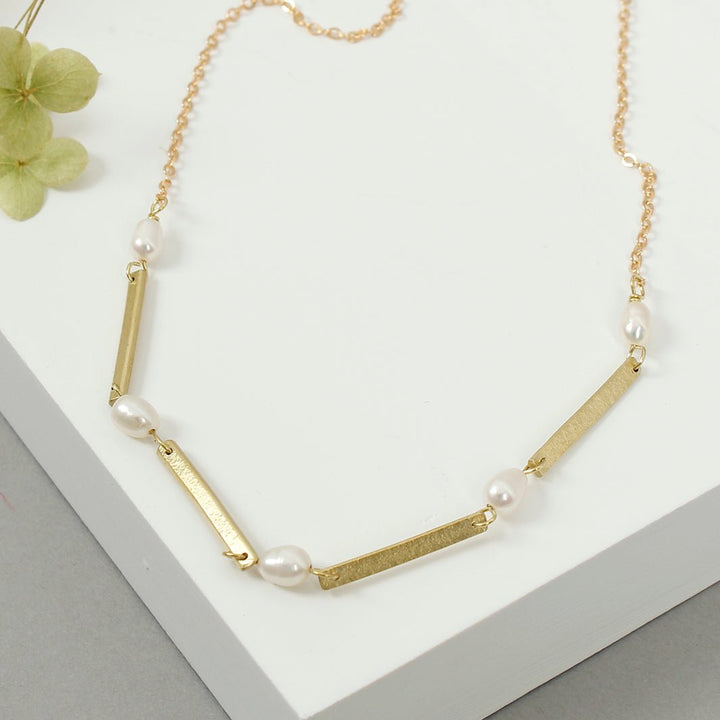 Five Pearl Bar Necklace - Green Tulip