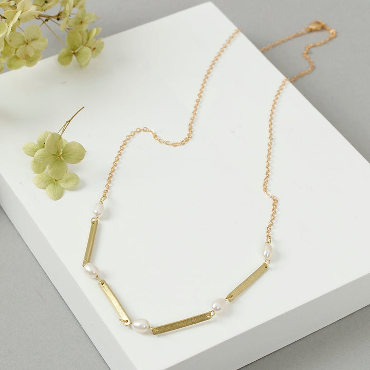 Five Pearl Bar Necklace - Green Tulip