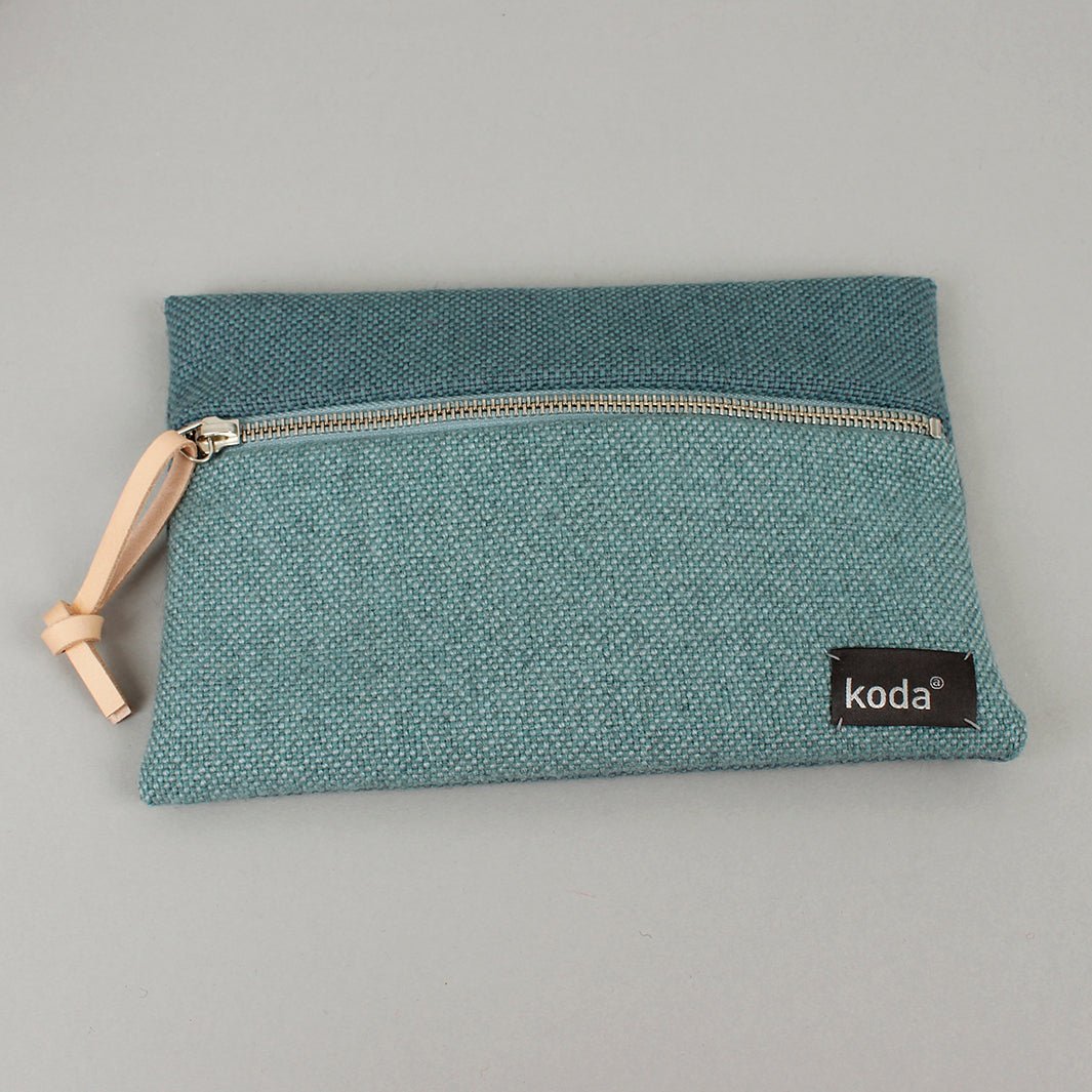 Horizon Two-Tone Pouch - Green Tulip