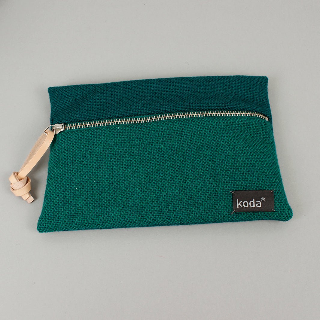 Horizon Two-Tone Pouch - Green Tulip