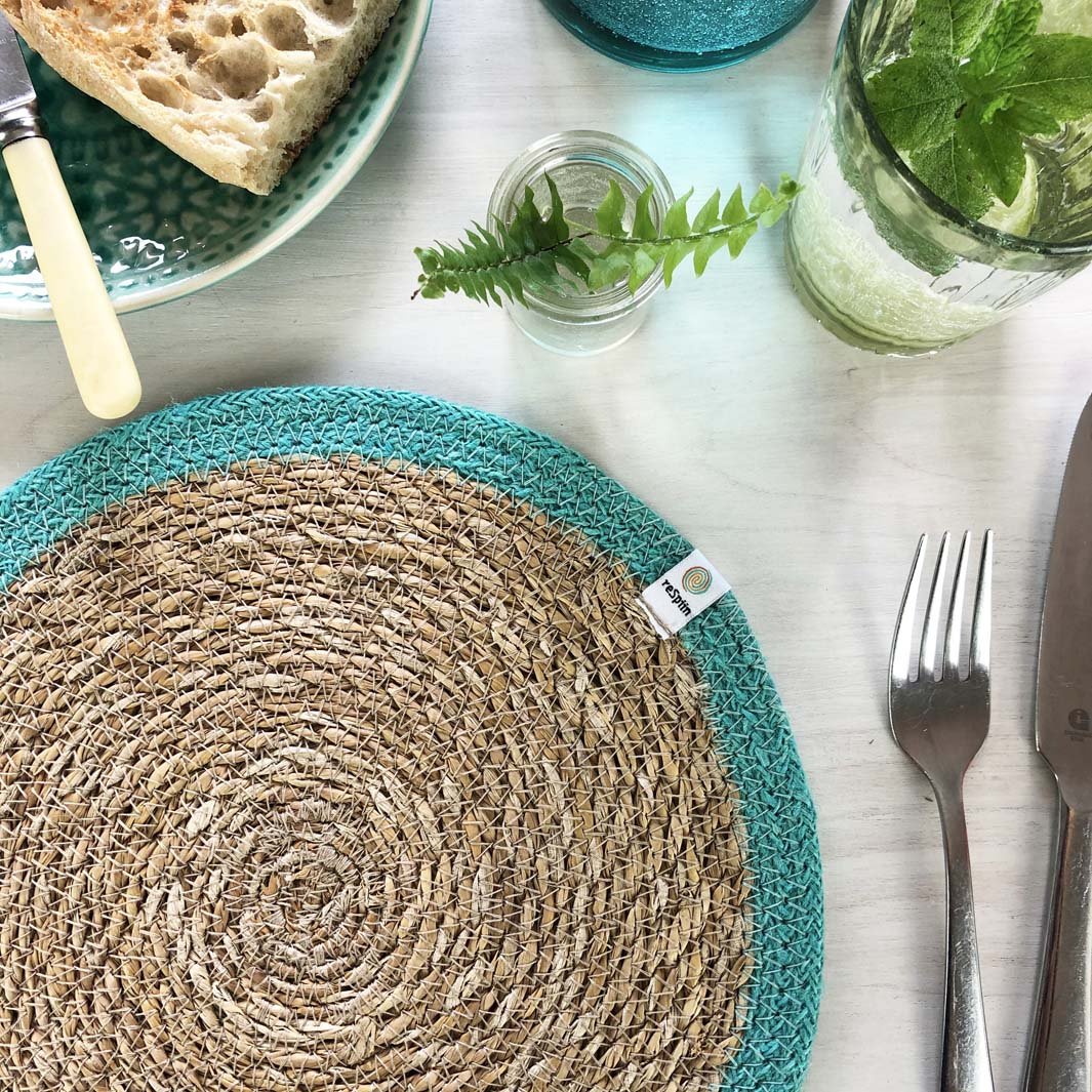 *NQP* Woven Seagrass + Jute Tablemat - NATURAL/TURQUOISE - Green Tulip