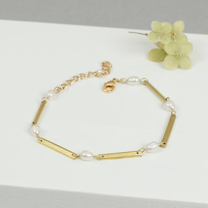 Pearl Bar Bracelet - Green Tulip