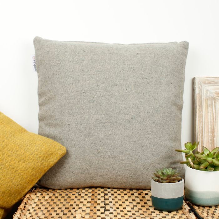 Recycled Wool Cushion Cover - Light Grey - Green Tulip