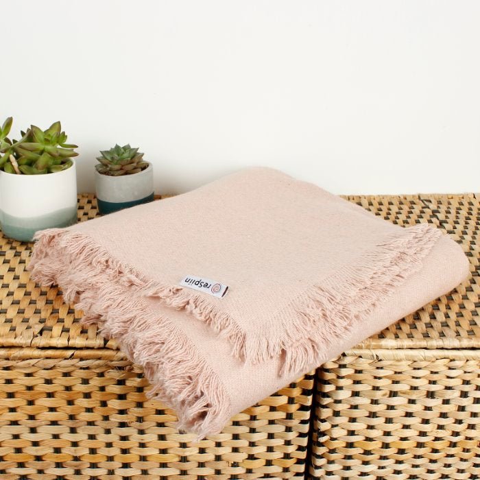 Recycled Wool Throw with Fringe - Dusty Pink - Green Tulip