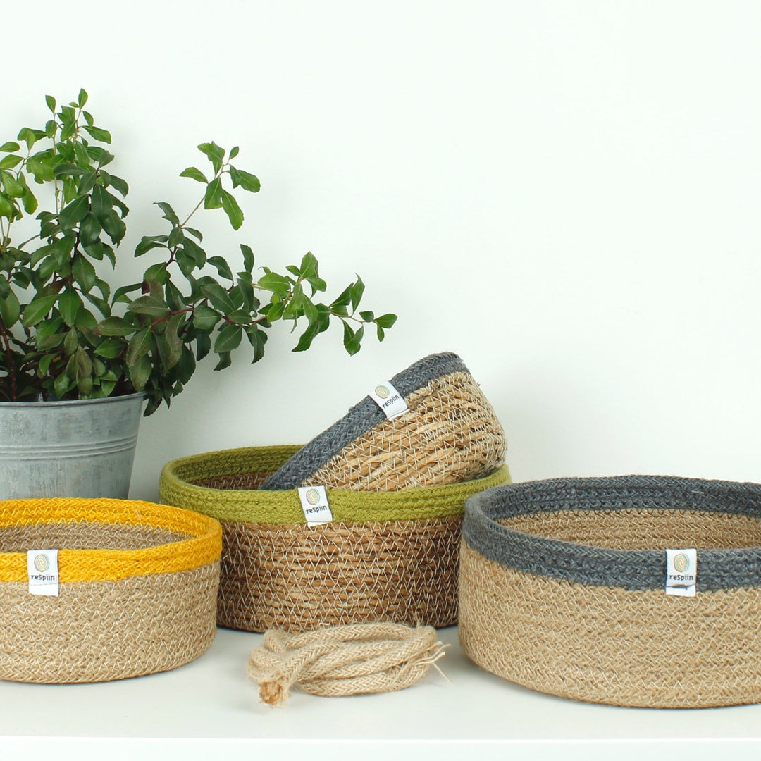 Shallow Seagrass & Jute Basket - Natural/White - Small - Green Tulip