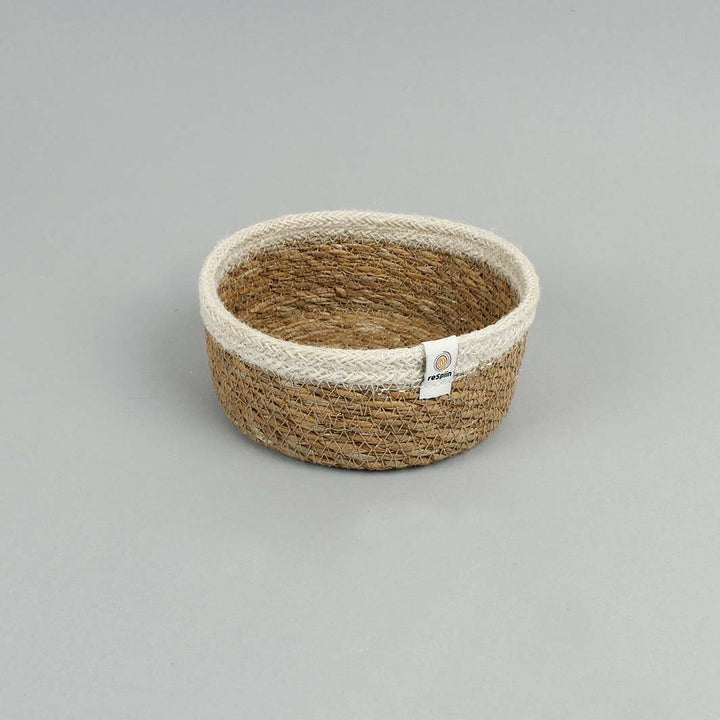 Shallow Seagrass & Jute Basket - Natural/White - Small - Green Tulip