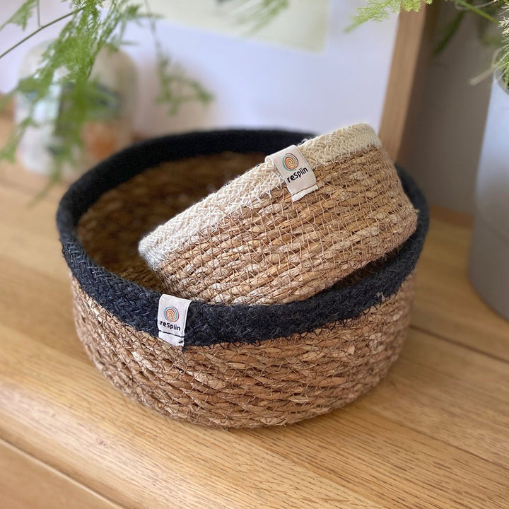 Shallow Seagrass & Jute Basket - Natural/White - Small - Green Tulip