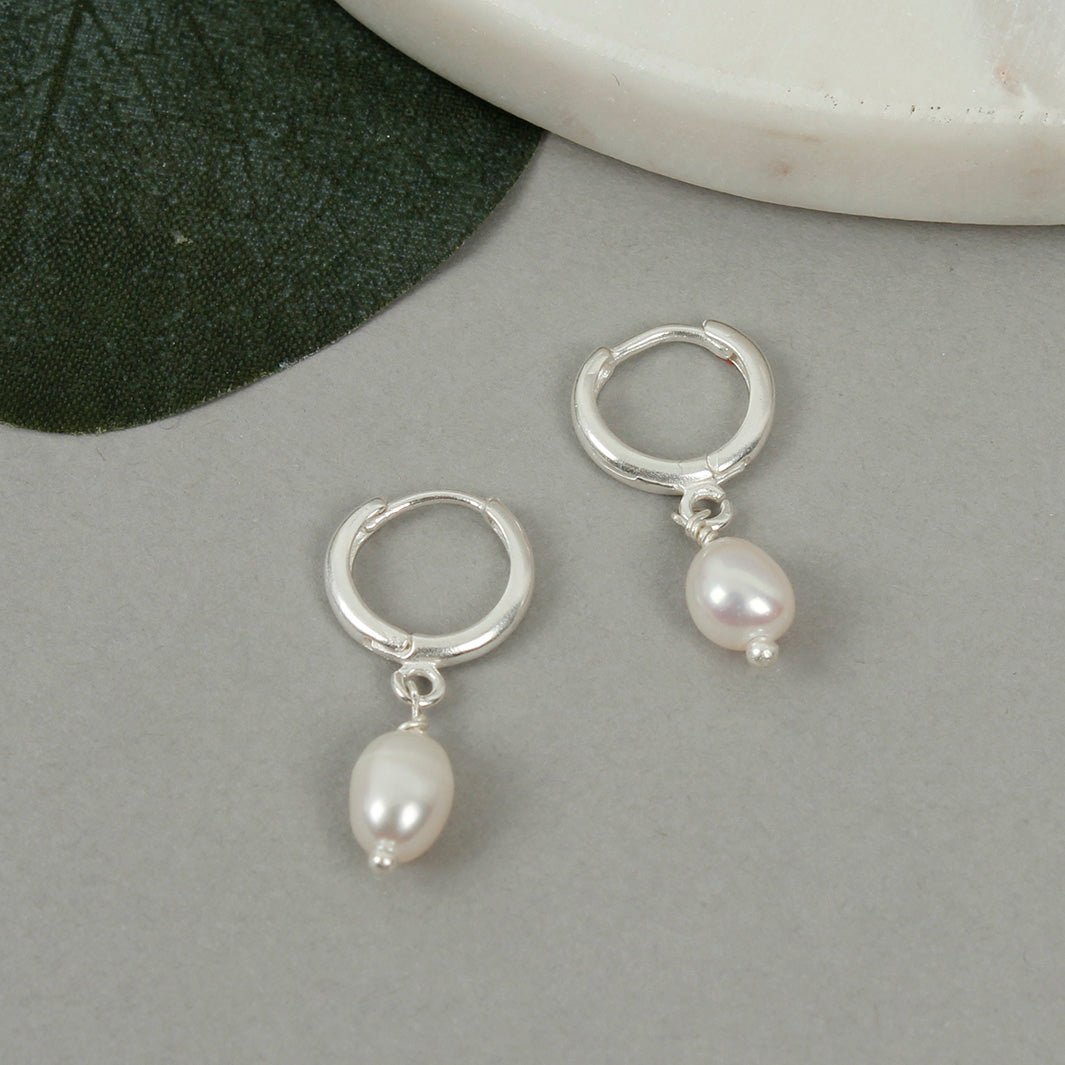 Silver Plated Earrings - Drop Pearl - Green Tulip