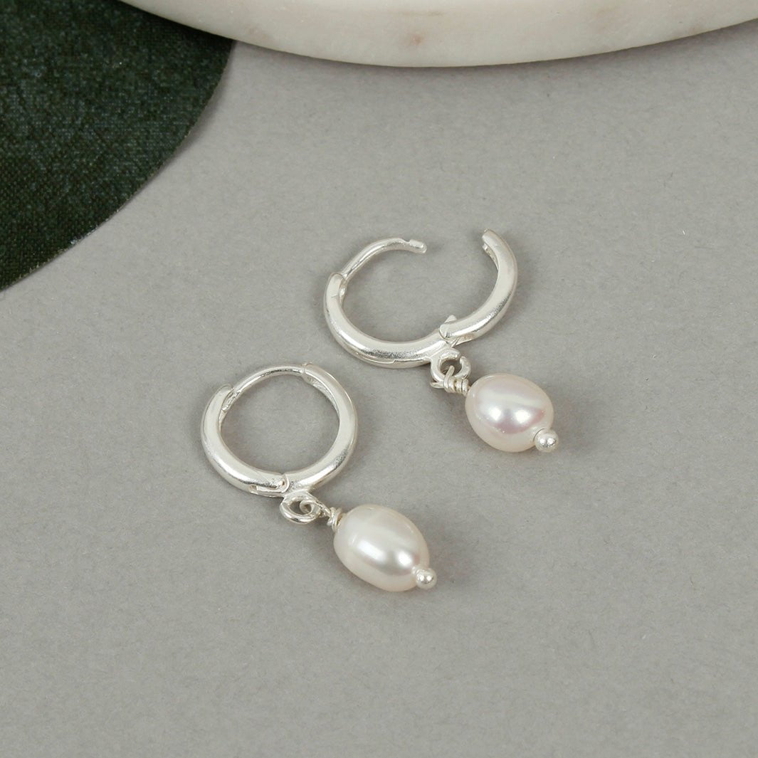 Silver Plated Earrings - Drop Pearl - Green Tulip